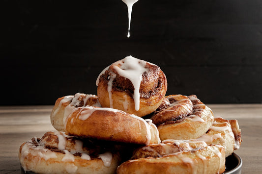 Easy Cinnamon Rolls with Jaca Cream Cheese Icing