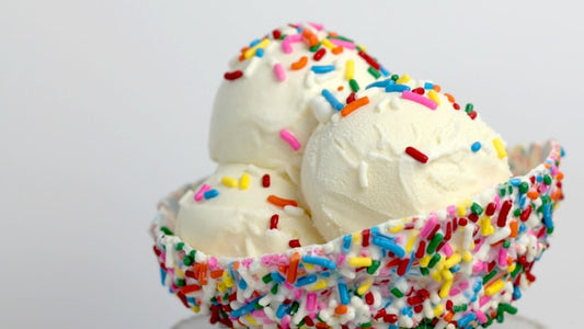 Old-Fashioned Homemade Vanilla Ice Cream with Jaca